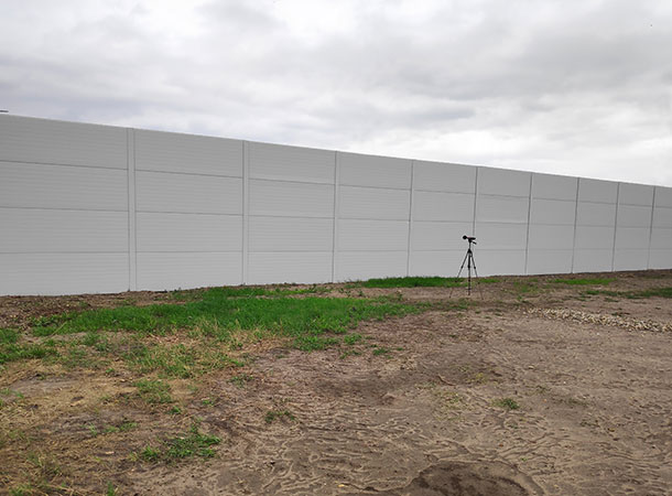 Paralelné protihlukové bariéry